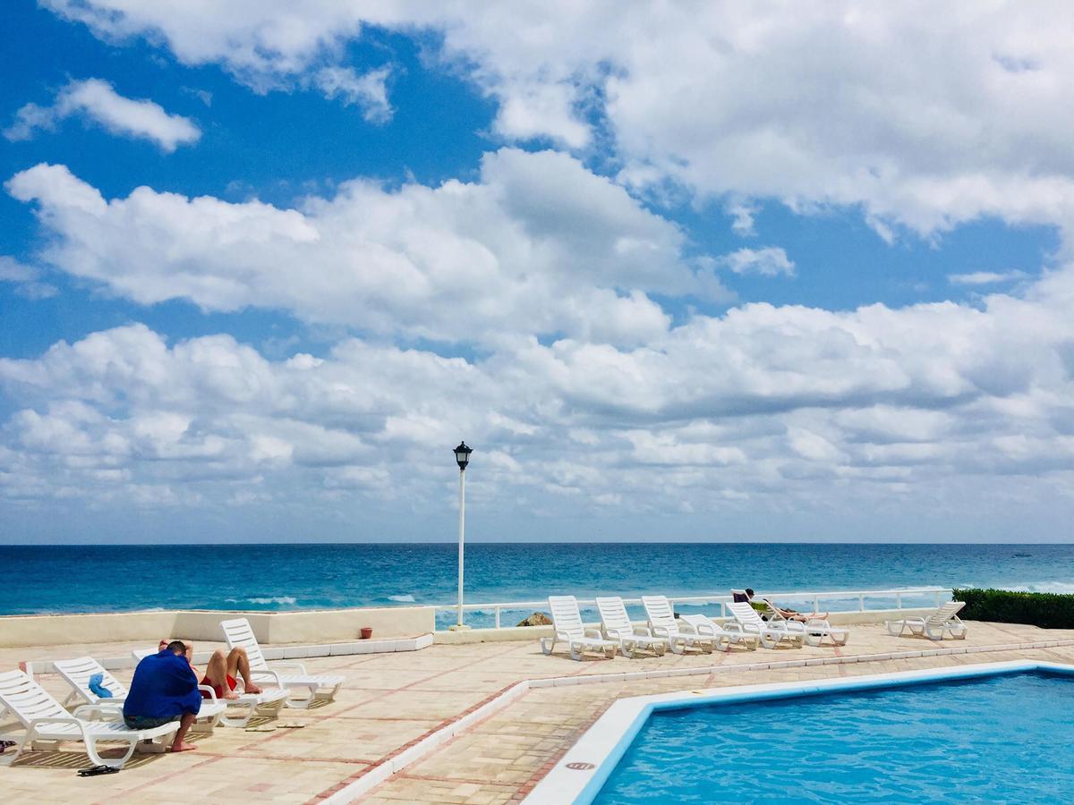 Brisas Sealight Apartment Cancun Exterior photo